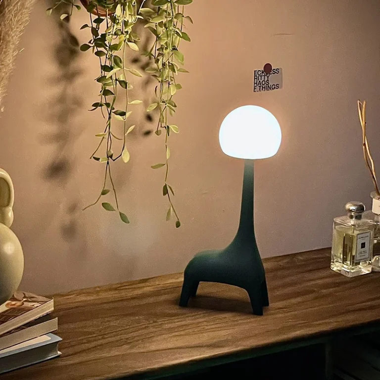 Elegant Bluetooth desk lamp with giraffe design 