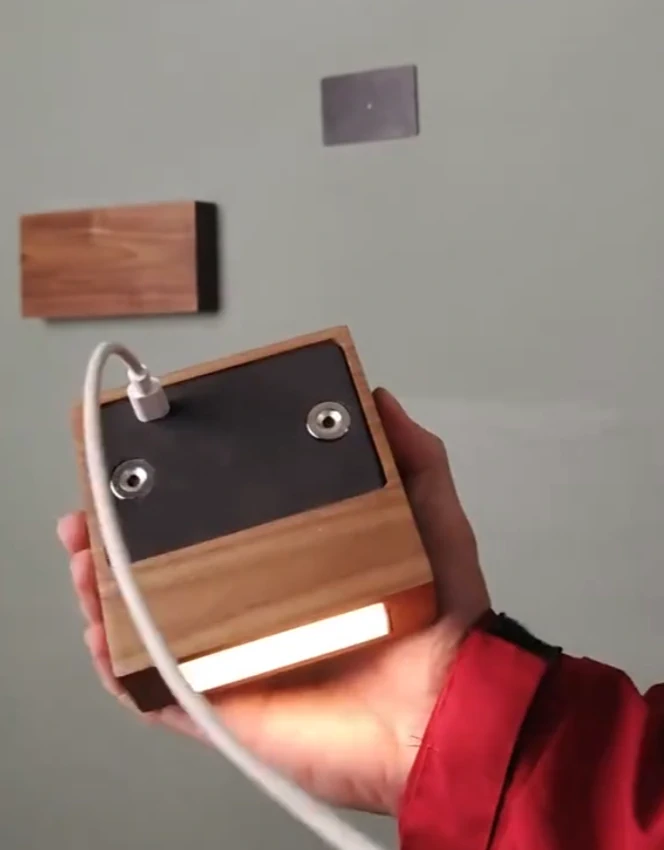 touch-sensitive switch and dimming wall lamp